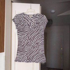 *3/$20  Forever 21 Short Sleeve Animal Print Tee -M